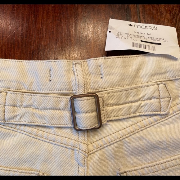 WE THE FREE NWT Ivory denim jean shorts, size 24 - Picture 7 of 10